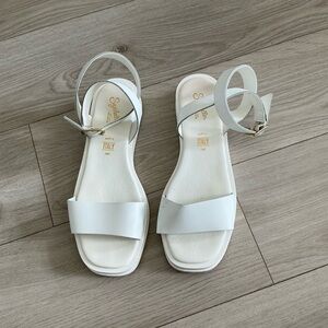Seychelles Sandal (Size: 8)